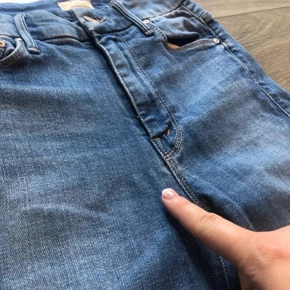 MOTHER High Waisted Looker Ankle Fray Denim Jeans One Smart Cookie Size 23 - Picture 16 of 16